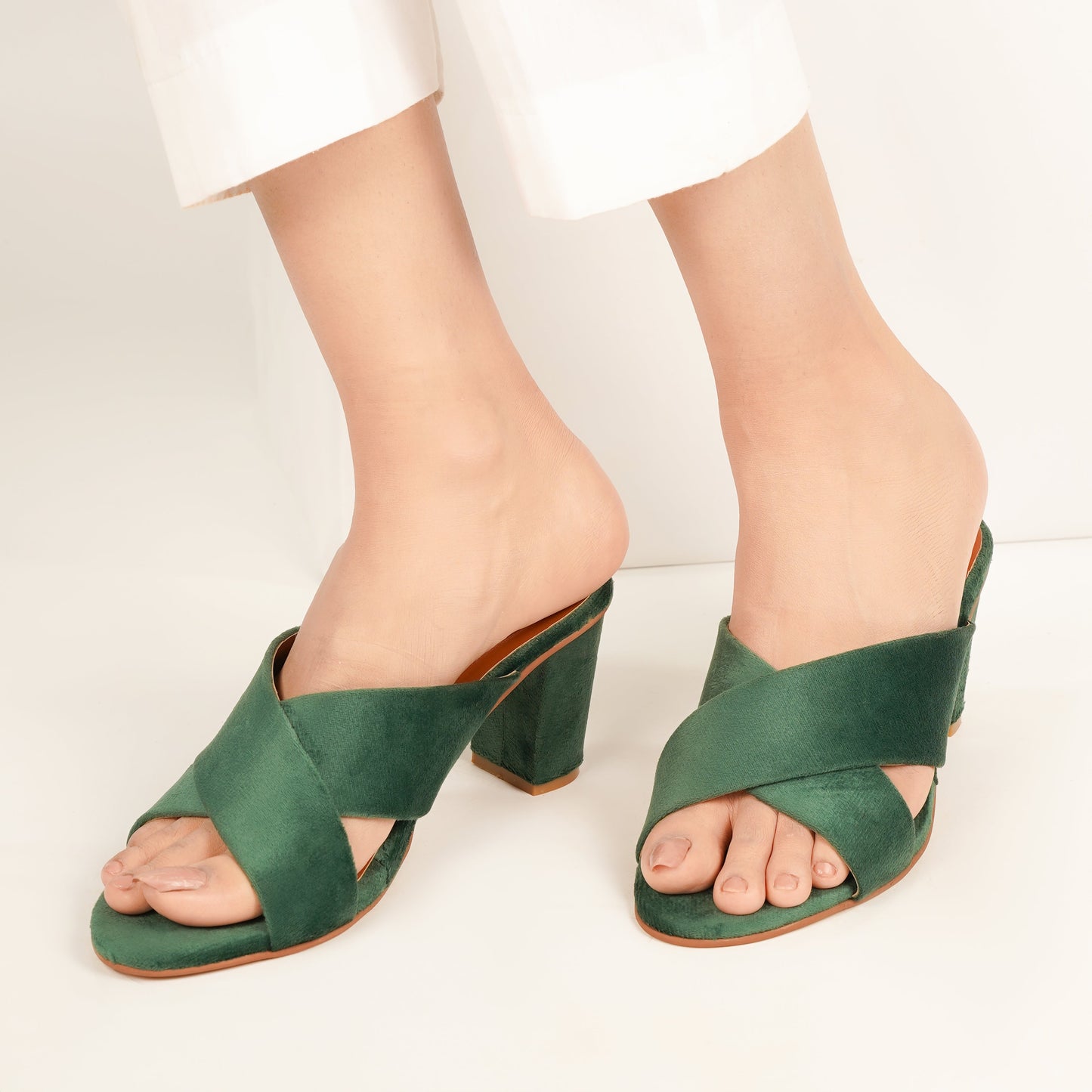 CROSS HEEL((More Rs 500 Discount Buy Any 2 Design. You can Message us on Instagram & What's App for any information))