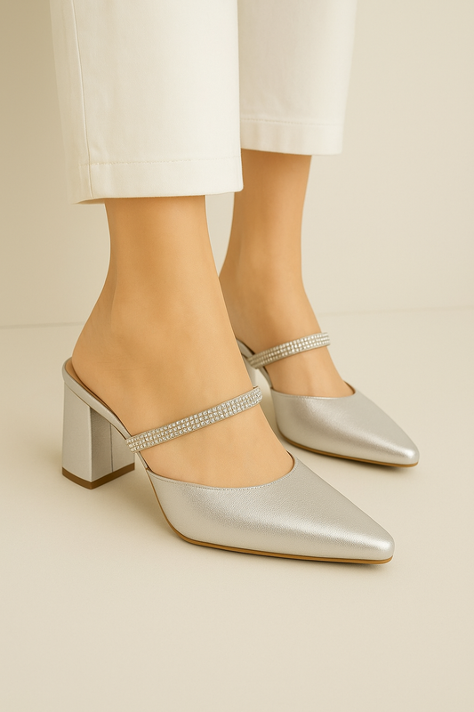 CLASSIC HEEL (3") (More Rs 600 Discount Buy Any 2 Design. You can Message us on Instagram & What's App for any information)